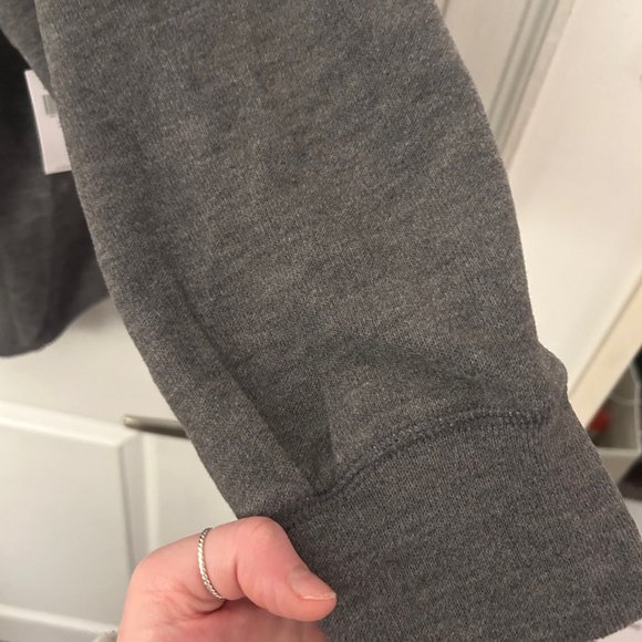 Old Navy Long Sleeve Women's Grey Crewneck Sweater - Picture 6 of 9